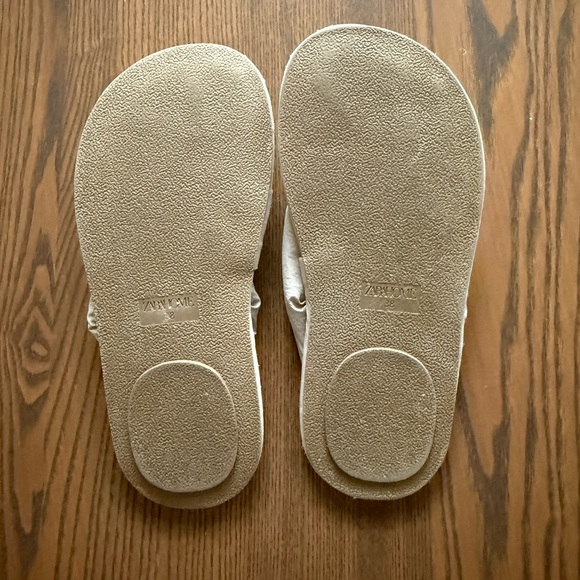 Zara Cream Sandals - Picture 2 of 2
